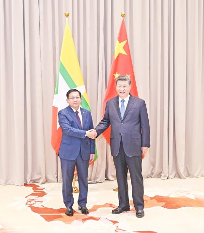စိန်ရတုမှသည်  ရတုပေါင်းများစွာတိုင်ခိုင်မြဲနေမည့် မြန်မာ-တရုတ်  ဆွေမျိုးပေါက်ဖော် ချစ်ကြည် ရင်းနှီးမှု