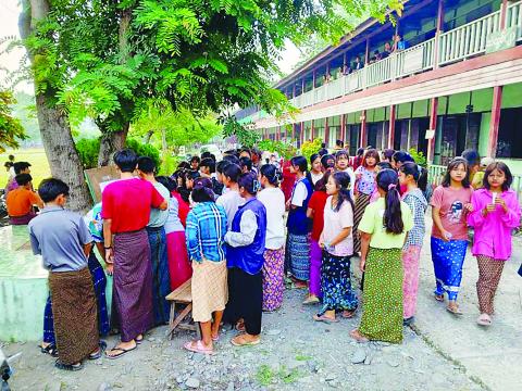 မူတစ်သွင် အားအင်သစ်လိုက်ပါ့ ချစ်စရာ့တို့ကျောင်းသား