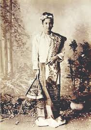 ထူးချွန်ထင်ရှား မြန်မာအမျိုးသမီးများ