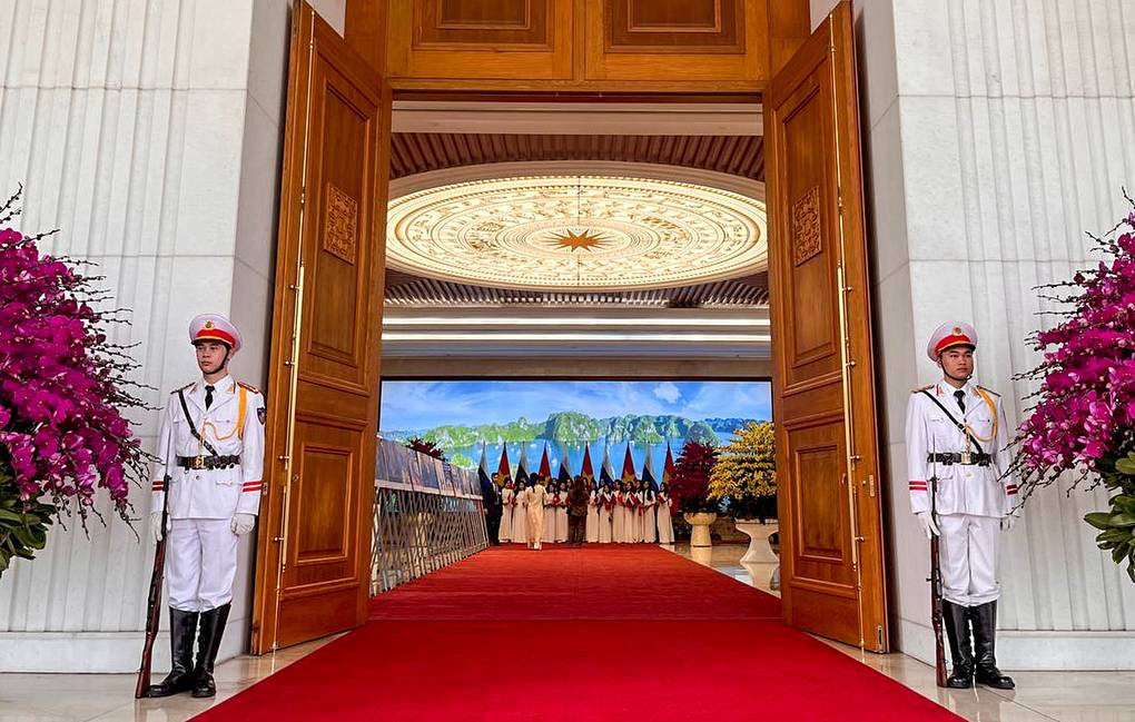 ဗီယက်နမ်နိုင်ငံသို့ ရုရှားဝန်ကြီးချုပ် အလည်အပတ် ရောက်ရှိ