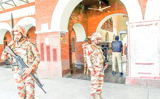 Pakistan security forces free 190 hostages in train siege