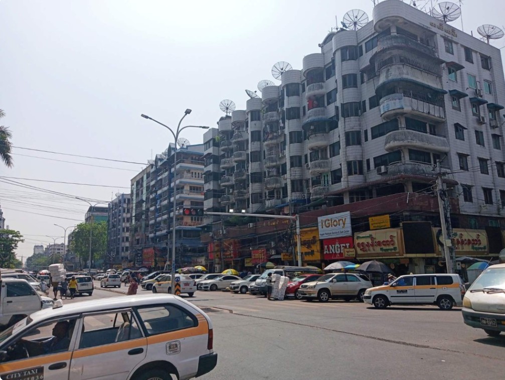 မန္တလေးငလျင်ကြီးအပြီး ရန်ကုန်မြို့ရှိ အထပ်မြင့်တိုက်ခန်းများ ဈေးကျနေကာ မြေကွက်အရောင်းဖြစ်နေ