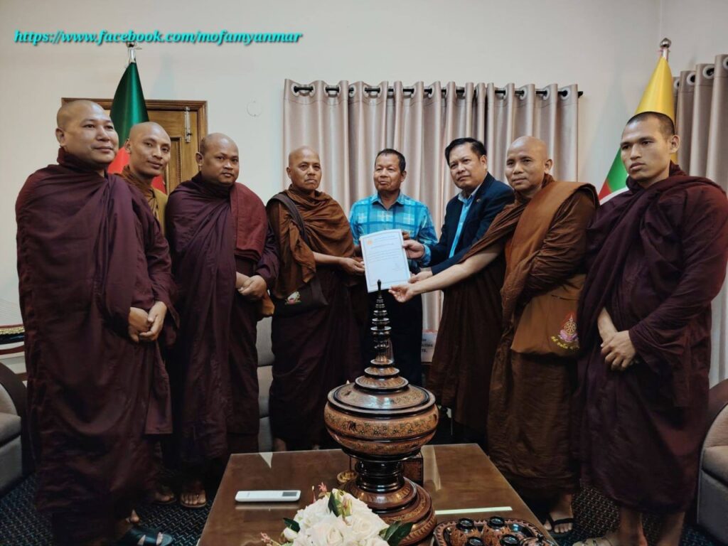 မြန်မာ့ ငလျင်ဘေးသင့် ပြည်သူများထံ ဘင်္ဂလားဒေ့ရှ်နိုင်ငံ ဒါကာမြို့ရှိ Hill Marma Bhikkhu Sangha Bangladesh မှ ကန်ဒေါ်လာ ၁၀,၅၃၉ ခန့် လှူဒါန်း
