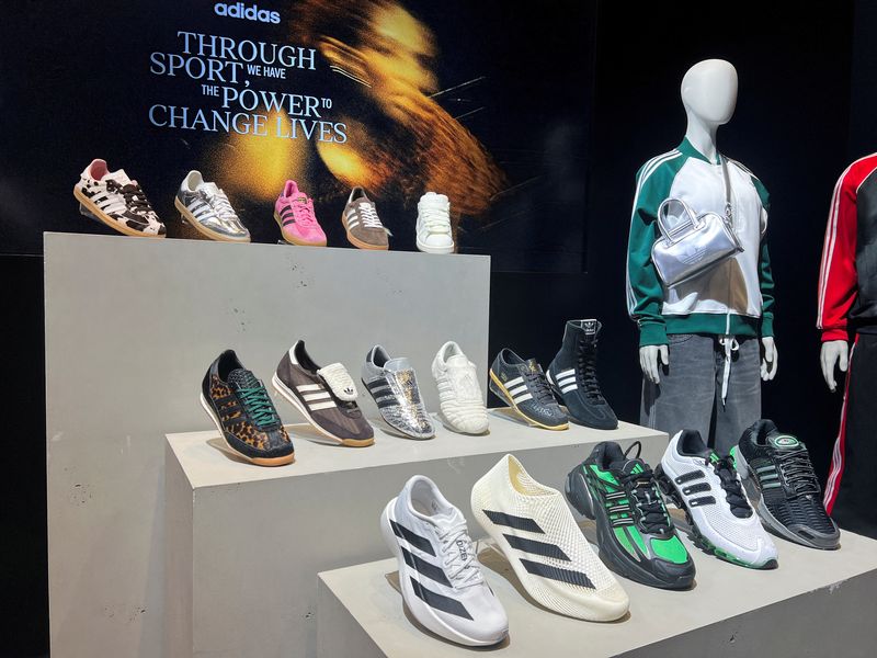 အမေရိကန် အကောက်ခွန် မရေရာမှုများကြောင့် Adidas ကုမ္ပဏီ ၂၀၂၅ ဘဏ္ဍာရေးခန့်မှန်းချက် မြှင့်တင်ရန် ရွှေ့ဆိုင်း 