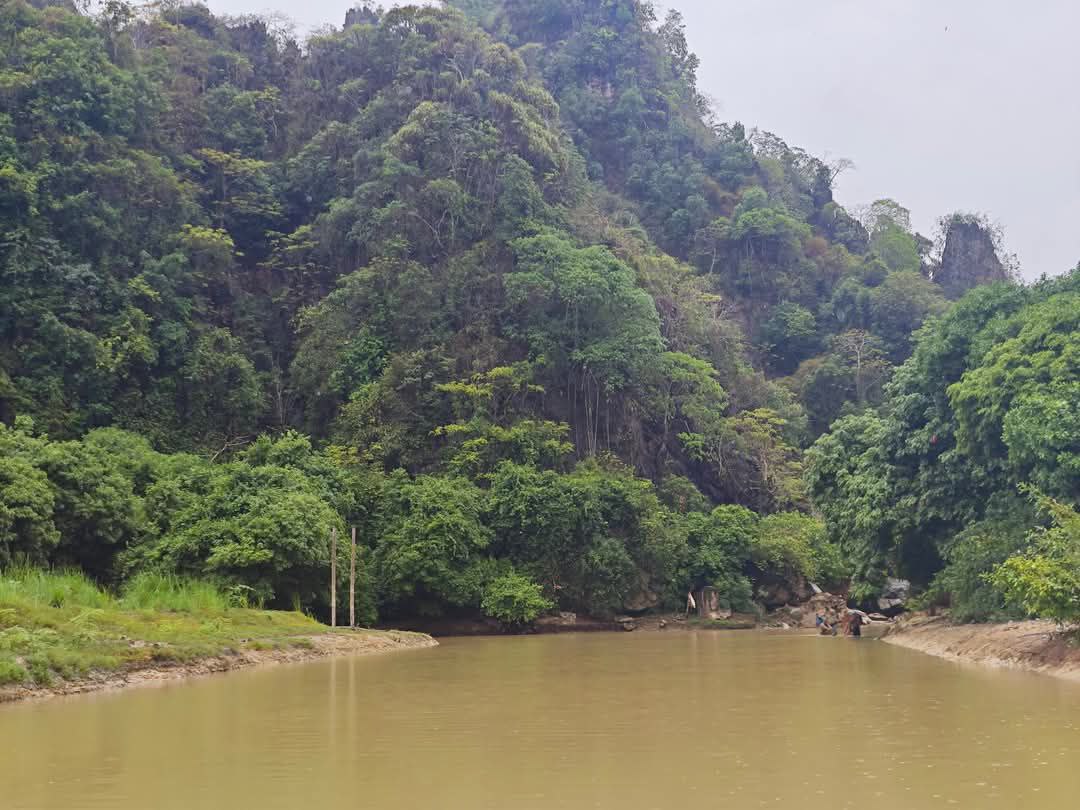 Rain-soaked Hpa-an attracts visitors with stunning scenery