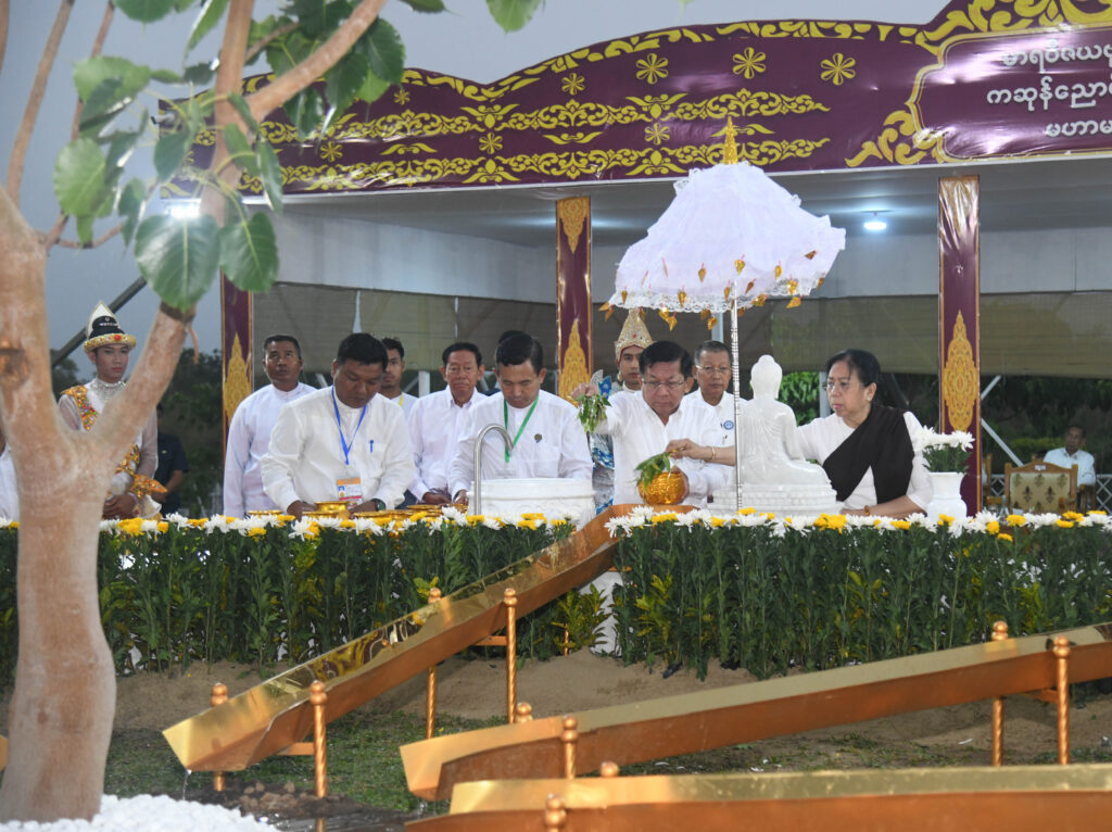 SAC Chairman Prime Minister Senior General Min Aung Hlaing, his wife Daw Kyu Kyu Hla, pour water on banyan trees on full moon of Kason