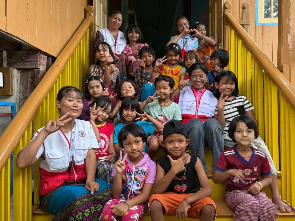 MRSC က ငလျင်ဒဏ်သင့် ညောင်ရွှေဒေသရှိ ကလေးငယ်များ ကြောက်ရွှံထိတ်လန့်မှု သက်သာစေရေး ကလေးပျော်စင်တာဖွင့်လှစ်ပေး