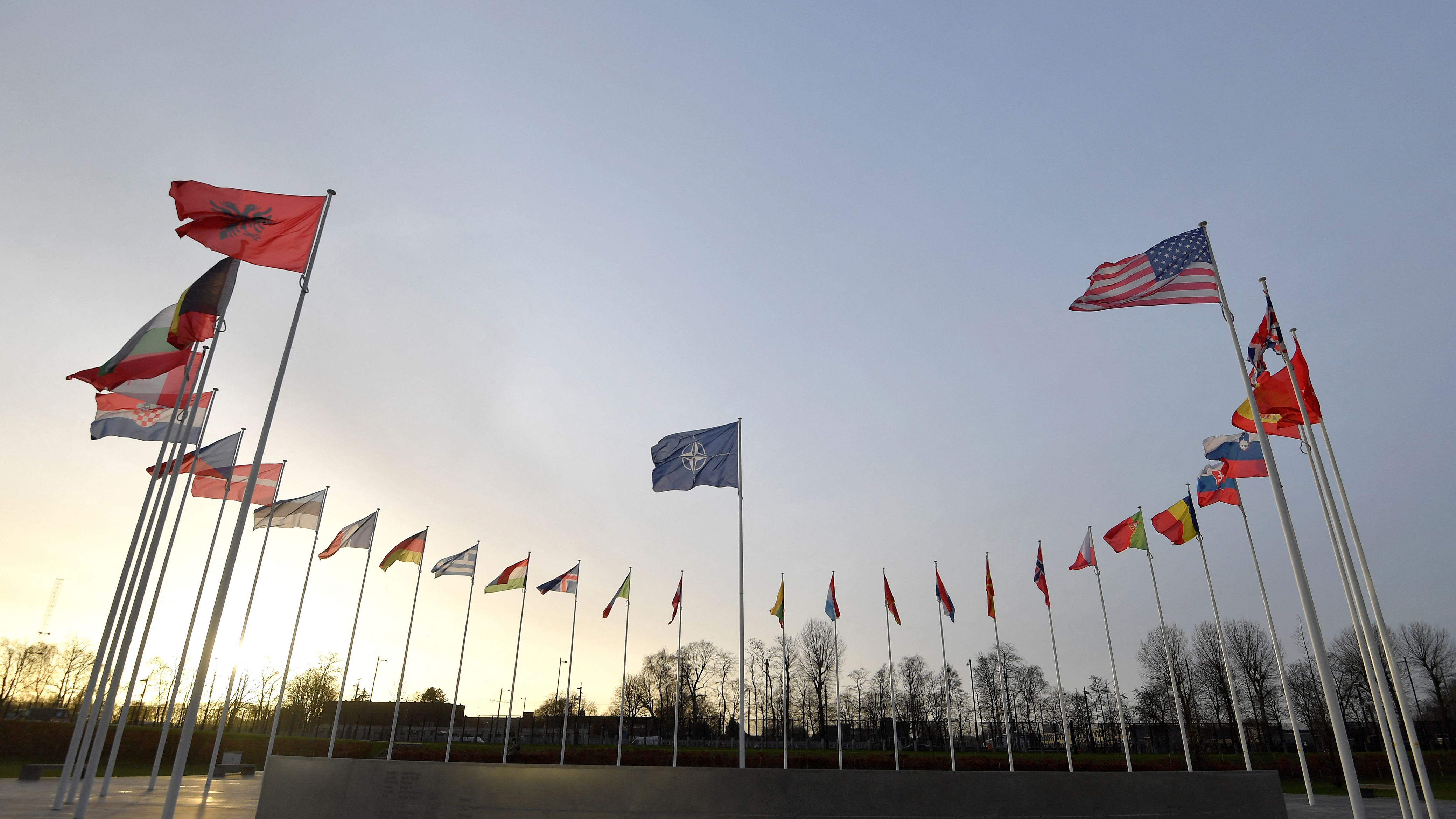 NATO ကို အားဖြည့်ရန် ဖြစ်နိုင်သမျှ နည်းလမ်းအားလုံး EU နိုင်ငံများ အသုံးပြုရန် စီစဉ်ထား