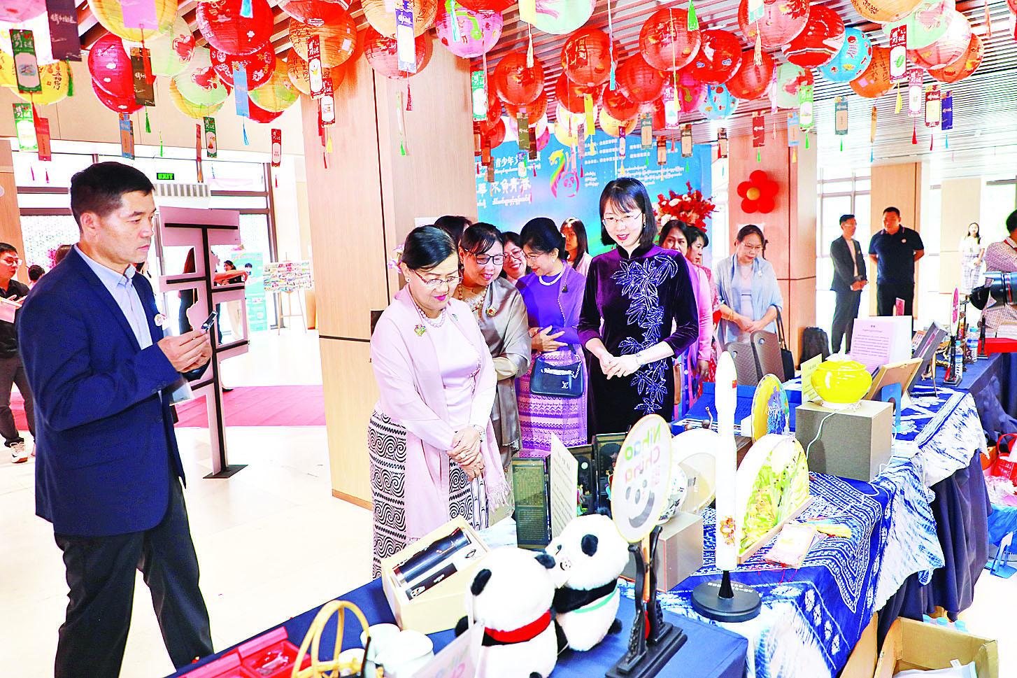 တရုတ် - မြန်မာ သံတမန်ဆက်ဆံရေး (၇၅) နှစ်မြောက် ဂုဏ်ပြုအထိမ်းအမှတ် လူငယ်ပဒေသာ အနုပညာဖျော်ဖြေရေးပွဲတော်ကျင်းပ