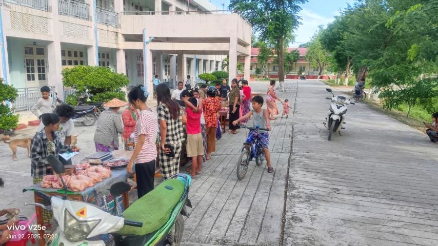 ကျောက်ဆည်မြို့၌ ပြည်သူ့သက်သာဈေးရောင်းချမှုဖြင့် အခြေခံ စားသောက်ကုန်များ ရောင်းချပေး