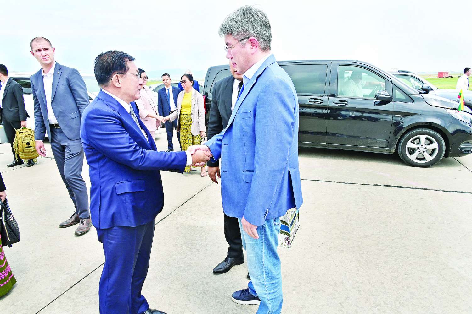 နိုင်ငံတော်စီမံအုပ်ချုပ်ရေးကောင်စီဥက္ကဋ္ဌ နိုင်ငံတော်ဝန်ကြီးချုပ် ဗိုလ်ချုပ်မှူးကြီး မင်းအောင်လှိုင် ဦးဆောင်သည့် မြန်မာအဆင့်မြင့်ကိုယ်စားလှယ်အဖွဲ့ မြန်မာနိုင်ငံသို့ ပြန်လည်ရောက်ရှိ