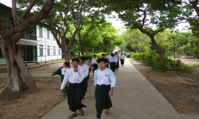 တံတားဦးမြို့နယ်တွင် ပြန်လည်ကျင်းပသည့် ၂၀၂၅ ခုနှစ် တက္ကသိုလ်ဝင်တန်းစာမေးပွဲ (Grade -12) ဒုတိယနေ့ အင်္ဂလိပ်စာ ဘာသာရပ် ဆက်လက်ဖြေဆို