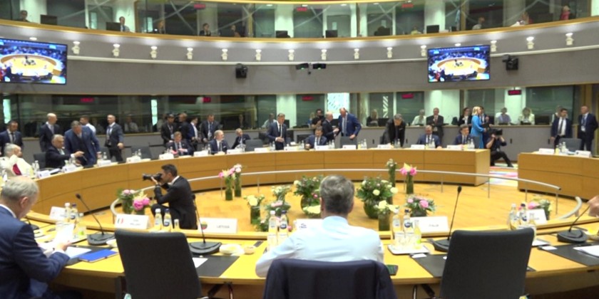 EU leaders gather for roundtable at summit in Brussels