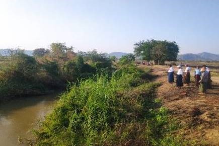 သီးနှံမျိုးစုံ(၃၅၀)ဧက ရေကြီးရေလျှံမှုမှကာကွယ်နိုင်ရေး ရွှေလေးရိုးနှင့် ဘိုဘေးရိုးတွင် သဲနုန်းတူးဖော်ပေး