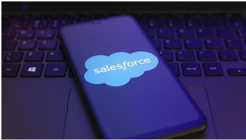 Google က ဟက်ကာများသည် Salesforce App ကို ပြုပြင်ပြောင်းလဲပြီး ဝန်ထမ်းများကို လှည့်ဖြားကာ ကုမ္ပဏီများအား ငွေညှစ်ယူနေကြောင်း ပြောကြား