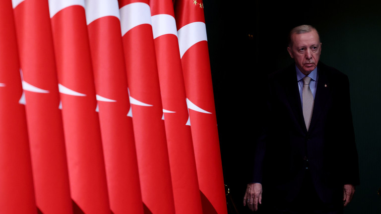 Netanyahu သည် Hitler ထက်ပင် ပိုမိုဆိုးရွားနေသည်ဟု Erdogan ပြောဆို