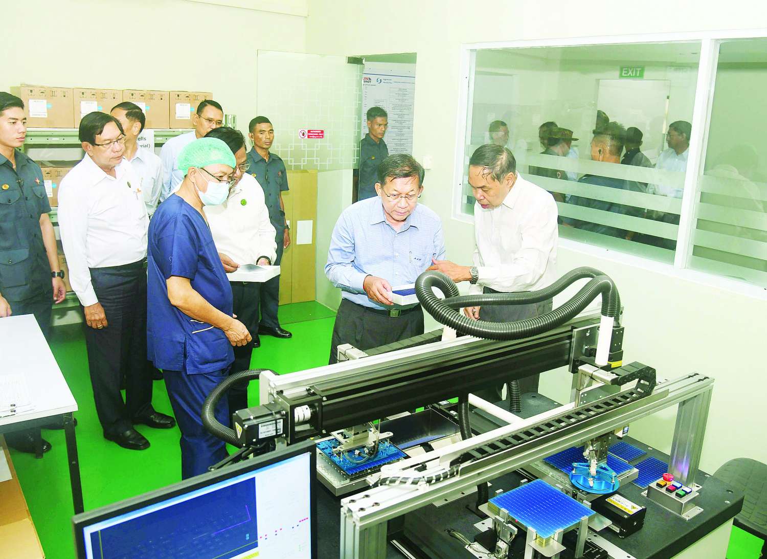 နိုင်ငံတော်စီမံအုပ်ချုပ်ရေးကောင်စီဥက္ကဋ္ဌ နိုင်ငံတော်ဝန်ကြီးချုပ် ဗိုလ်ချုပ်မှူးကြီး မင်းအောင်လှိုင် ရန်ကုန်တိုင်းဒေသကြီးအတွင်း စက်ရုံအလုပ်ရုံများ၌ ကုန်ထုတ်လုပ်မှုတိုးမြှင့်ရေး ဆောင်ရွက်နေမှုအား သွားရောက်ကြည့်ရှုစစ်ဆေး
