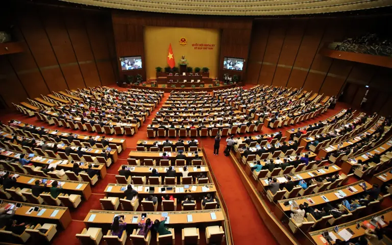 ဗီယက်နမ်လွှတ်တော်က ခရိုင်အဆင့် အုပ်ချုပ်မှုယန္တရားကို ဖျက်သိမ်း