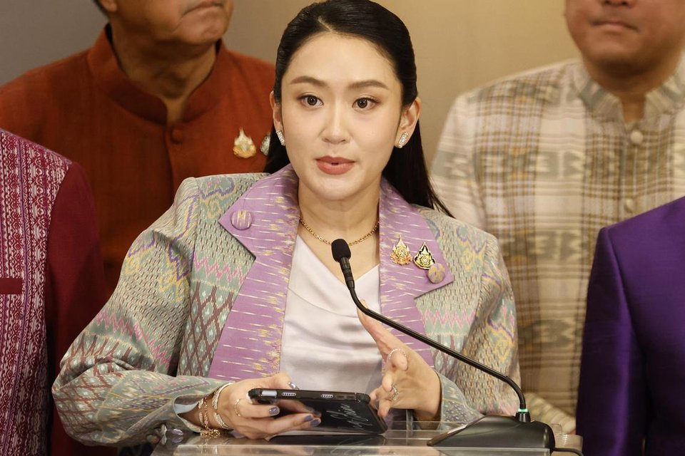 နယ်စပ်အငြင်းပွားမှုနှင့်ပတ်သက်ပြီး ဖုန်းခေါ်ဆိုမှု ပေါက်ကြားခြင်းအတွက် ဟွန်ဆန်ကို ထိုင်းဝန်ကြီးချုပ်ရှုတ်ချ