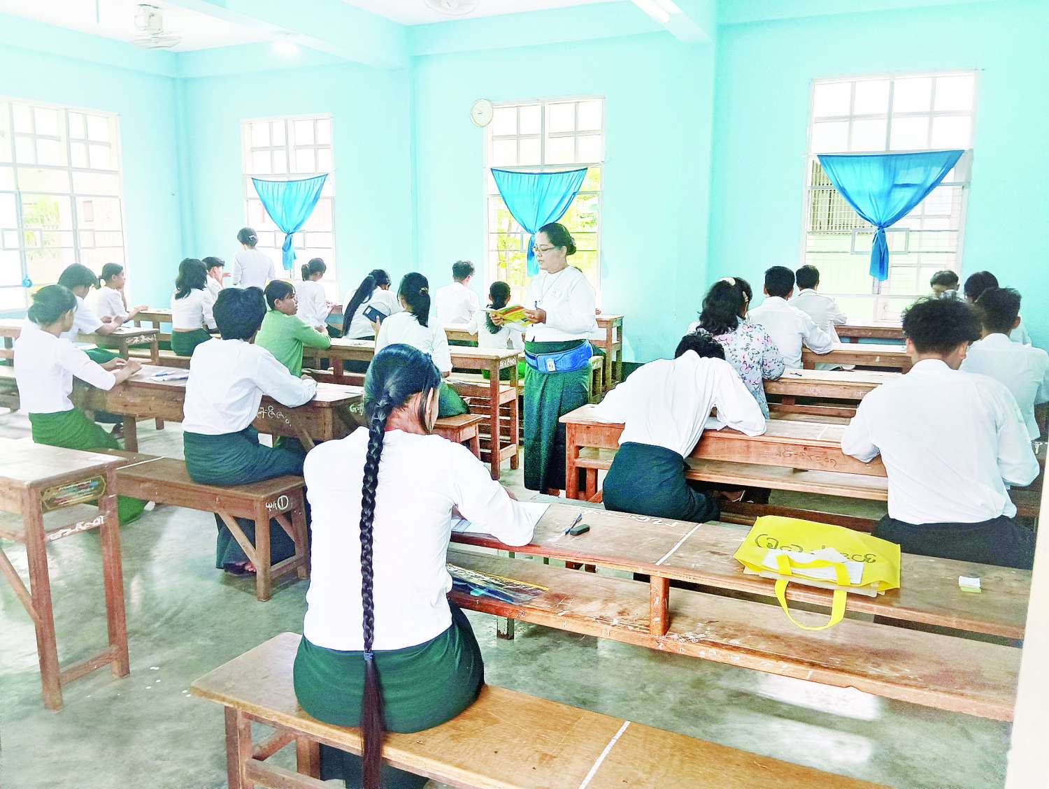 မန္တလေးတိုင်းဒေသကြီးအတွင်း ၂၀၂၅ ခုနှစ် တက္ကသိုလ်ဝင်စာမေးပွဲ ပြန်လည်ကျင်းပ