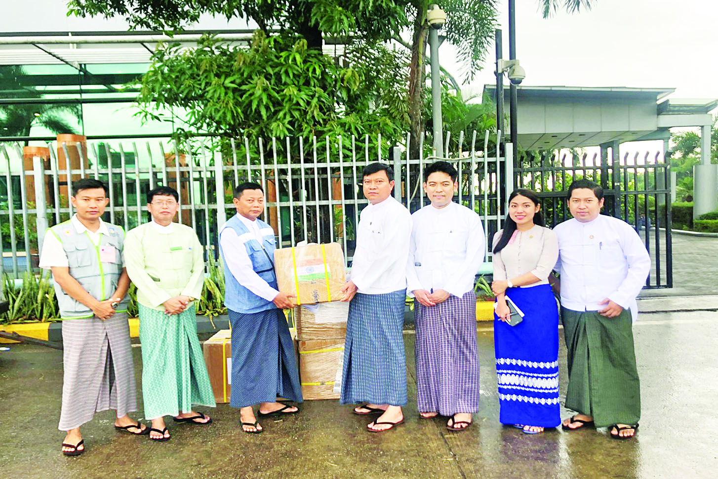 နိုင်ငံတကာမှ ကူညီထောက်ပံ့သည့် လူသားချင်းစာနာထောက်ထားမှုဆိုင်ရာ အကူအညီပစ္စည်းများနှင့် ဆေးဝါးများအား ငလျင်ဘေးဒဏ်သင့်ပြည်သူများထံ အချိန်နှင့်တစ်ပြေးညီ ဖြန့်ဝေပေးလျက်ရှိ