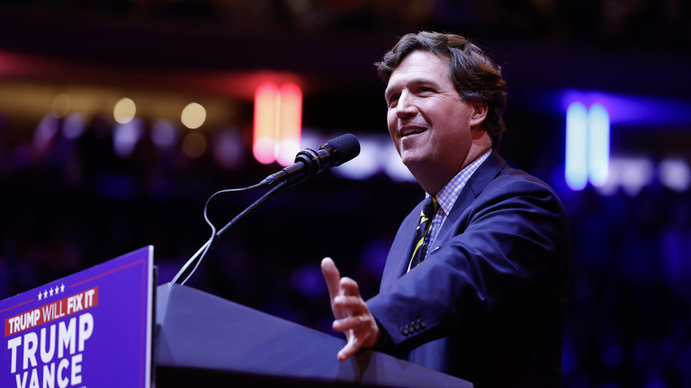 Tucker Carlson က အီရန်တိုက်ခိုက်မှုနှင့်ပတ်သက်၍ ထရမ့်အား ပြင်းပြင်းထန်ထန်ဝေဖန်