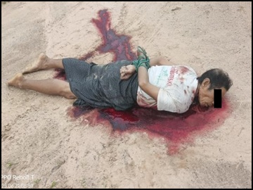 ပဲခူးတိုင်းဒေသကြီး၊ အုတ်တွင်းမြို့နယ်၌ PDF အမည်ခံ အကြမ်းဖက်သမားများက ဓားဖြင့် ထိုးခုတ်သတ်ဖြတ်ခဲ့မှုကြောင့် ပြည်သူ့လုံခြုံရေးနှင့်အကြမ်းဖက်နှိမ်နင်းရေးအဖွဲ့ဝင် တစ်ဦး သေဆုံးမှု မှတ်တမ်းဓာတ်ပုံ။