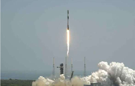 Space-X ကုမ္ပဏီက ဖယ်လ်ကွန်-၉ ဒုံးပျံများ၏ ၅၀၁ ကြိမ်မြောက် မစ်ရှင်အဖြစ် စတားလင့်ခ်ဂြိုဟ်တု ၂၃ စင်းကို လွှတ်တင်ခဲ့