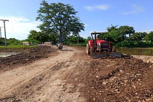 ဒေသအတွင်းနှင့် အခြားဒေသထွက်ကုန်များ ကုန်စည်စီးဆင်းမှုမြန်ဆန်ရေး ရေတိုက်စားသွားသော လမ်းတာပေါင် အား ပြန်လည်ပြုပြင်ပေး