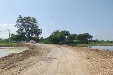 ဒေသအတွင်းနှင့် အခြားဒေသထွက်ကုန်များ ကုန်စည်စီးဆင်းမှုမြန်ဆန်ရေး ရေတိုက်စားသွားသော လမ်းတာပေါင် အား ပြန်လည်ပြုပြင်ပေး