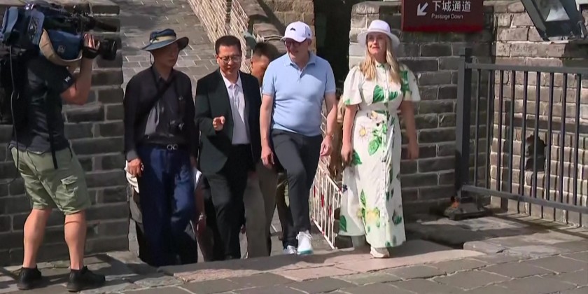 Australian PM Albanese tours the Great Wall of China