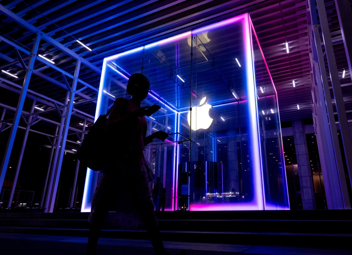 Apple က iPhone အတွက် အရေးကြီး ကုန်ကြမ်းတစ်ခုကို အမေရိကန်ထံမှ ဝယ်ယူရန် ဒေါ်လာ သန်း ၅၀၀ အကုန်အကျခံ