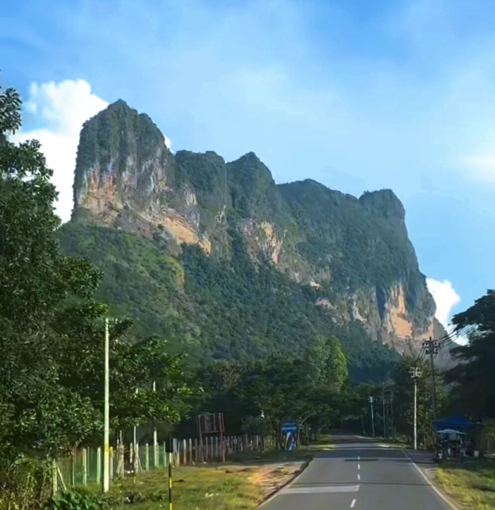 ဘားအံဒေသသို့ လာရောက်လည်ပတ်သူ များပြား
