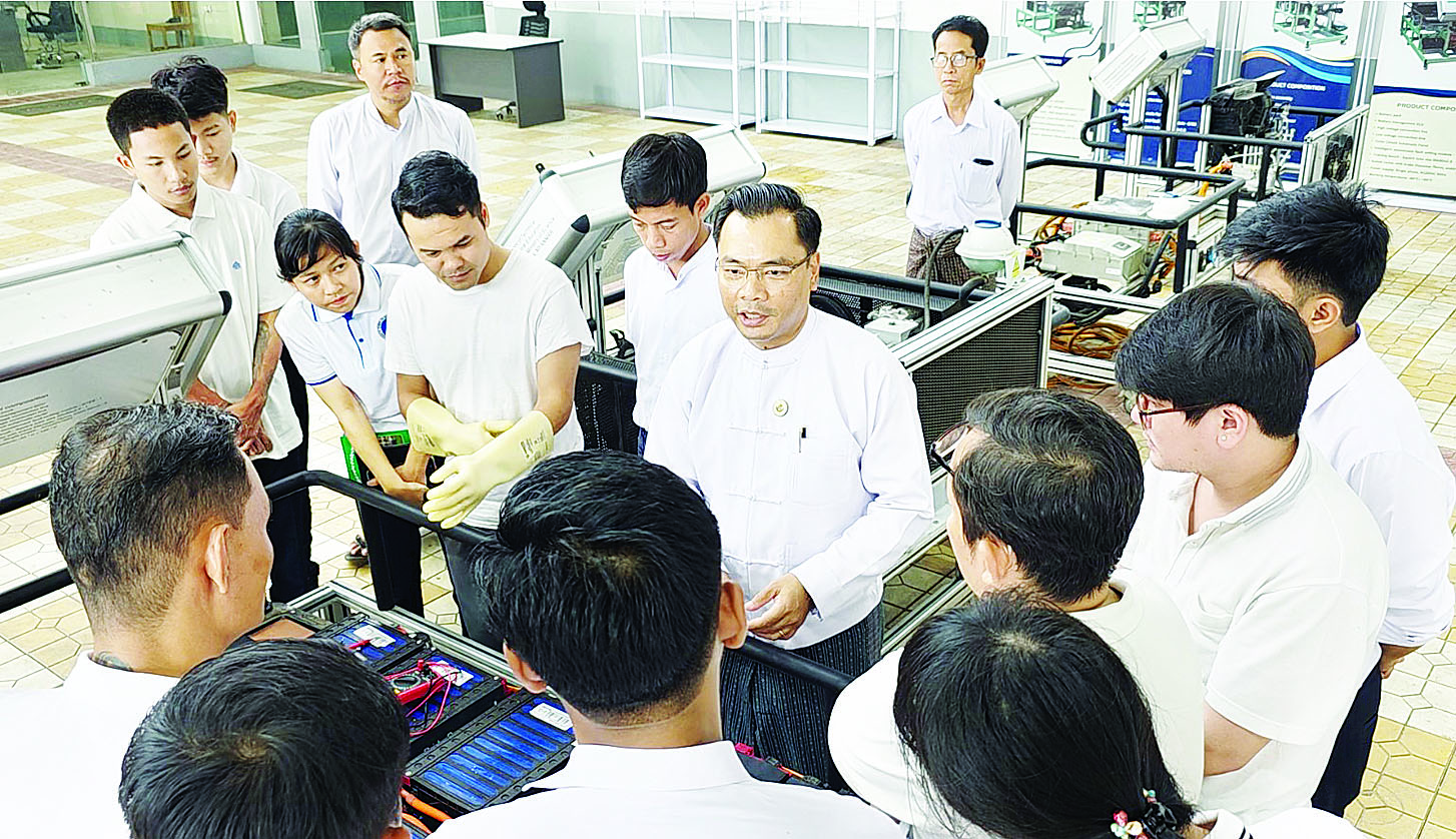 နိုင်ငံ့ရေရှည်အကျိုးအတွက် EV နည်းပညာရှင်များ ပျိုးထောင်ဆောင်ရွက်