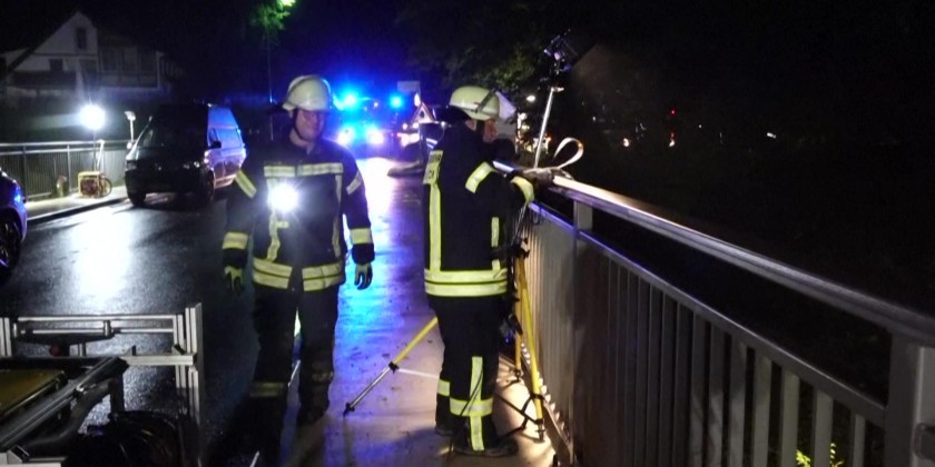 Emergency workers at scene of train derailment in Germany that left three dead