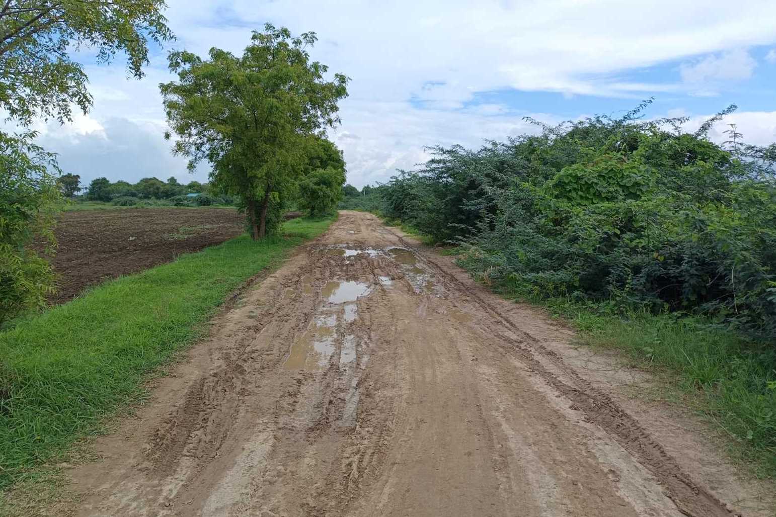 ကျောက်ဆည်-တံတားဦးမြို့ချင်းဆက် လမ်းနှင့် ဆက်သွယ်ထားသည့် အနောက်ရွာတော်ကျေးရွာလမ်းအား ကျောက်ချောလမ်းအဖြစ်အဆင့်မြှင့်တင်ပေးသွားမည်ဖြစ်