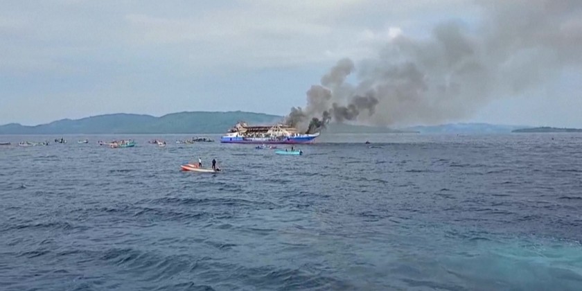 Indonesia ferry fire kills five as hundreds rescued