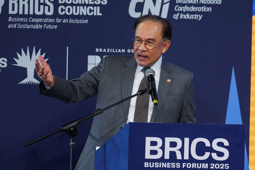 BRICS အဖွဲ့ဝင်နိုင်ငံများအကြား ကုန်သွယ်မှုတိုးမြှင့်ရန် မလေးရှား ဝန်ကြီးချုပ် တိုက်တွန်း