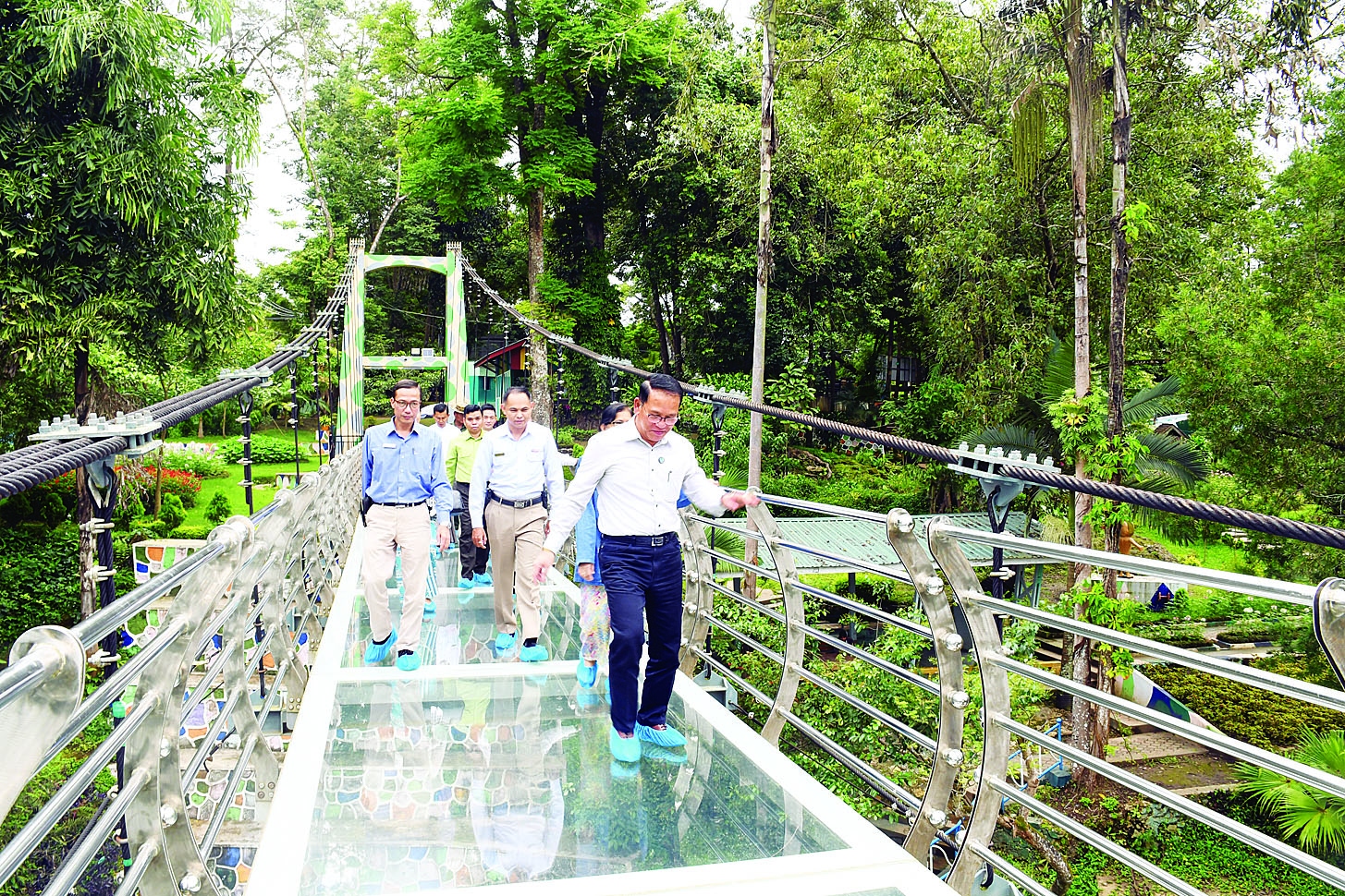 တိုးတက်ခိုင်မာအားကောင်းသည့် လူမှုအသိုက်အဝန်းဖော်ဆောင်ရေး ဆွေးနွေးပွဲတွင် ပြည်ထောင်စုဝန်ကြီး ဦးမောင်မောင်အုန်း တက်ရောက်ဆွေးနွေး