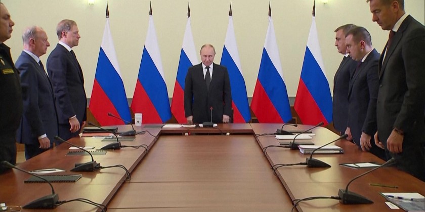 Putin holds moment of silence after deadly plane crash in Russia's far east
