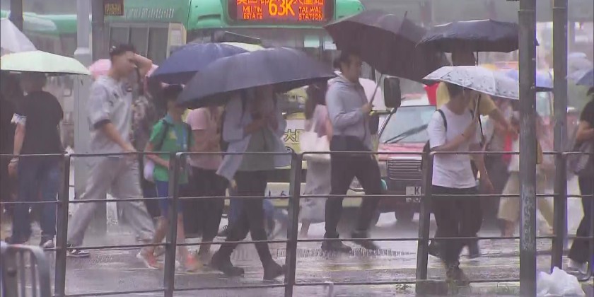 Red rainstorm warning signal issued 3 times in Hong Kong