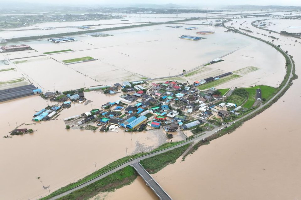 တောင်ကိုရီးယား၌ လေးရက်ဆက်မိုးကြီး၍ အပျက်အစီးများနေ