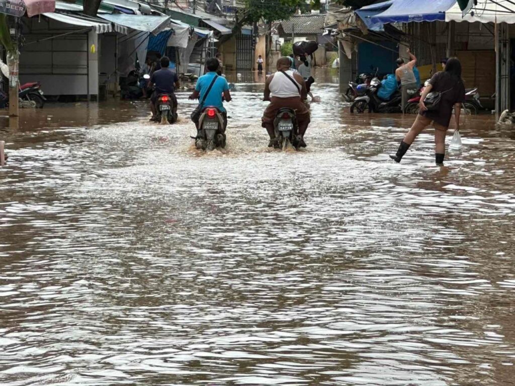တာချီလိတ်မြို့ မယ်ဆိုင်ချောင်းရေ မြင့်တက်လာ၊ မြို့ပေါ်ရပ်ကွက် အချို့ ရေလျှံမှု ဖြစ်ပေါ်