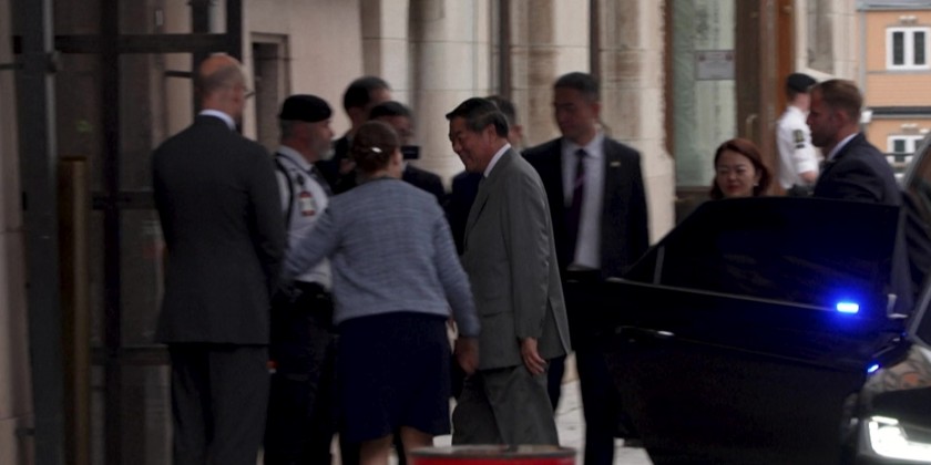 Top US and Chinese officials arrive for second day of trade talks in Stockholm