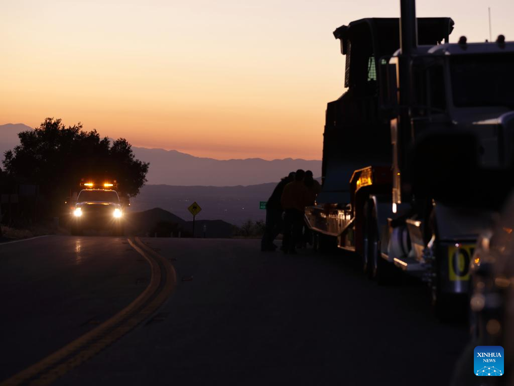 Southern California wildfire spreads rapidly, prompts evacuations