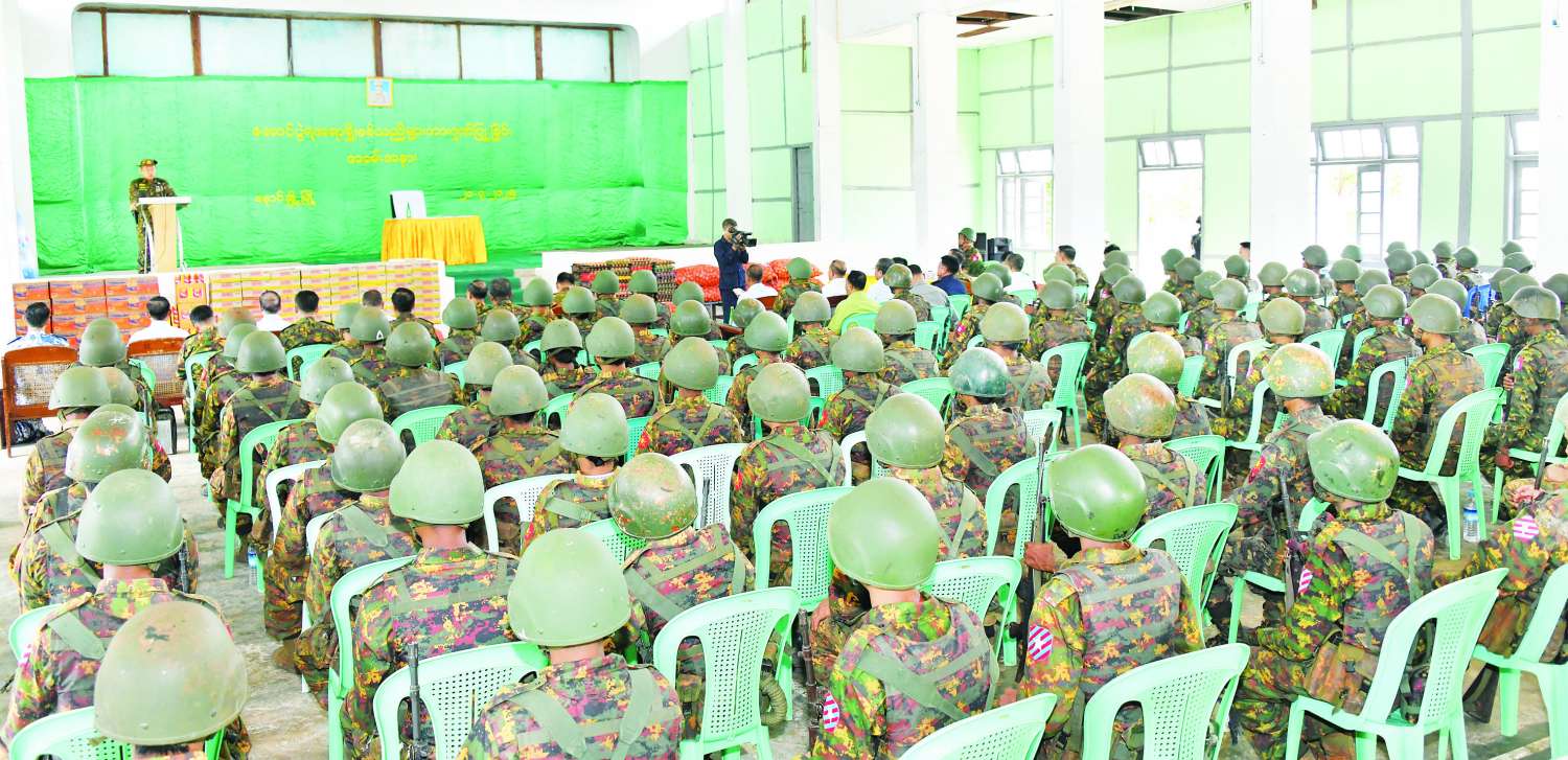 နိုင်ငံတော်စီမံအုပ်ချုပ်ရေးကောင်စီဒုတိယဥက္ကဋ္ဌ ဒုတိယဝန်ကြီးချုပ် ဒုတိယတပ်မတော်ကာကွယ်ရေးဦးစီးချုပ် ကာကွယ်ရေးဦးစီးချုပ် (ကြည်း) ဒုတိယဗိုလ်ချုပ်မှူးကြီးစိုးဝင်း နောင်ချိုမြို့ရှိ အောင်ပွဲရအရာရှိ၊ စစ်သည်များအား သွားရောက်တွေ့ဆုံဂုဏ်ပြု၊ အကြမ်းဖက်သောင်းကျန်းသူများ ဖျက်ဆီးခဲ့သည့် ပြည်သူ့ဆေးရုံနှင့် စာသင်ကျောင်းများ ကြည့်ရှုစစ်ဆေး၊ ဌာနဆိုင်ရာတာဝန်ရှိသူများနှင့် ဒေသခံပြည်သူများအား တွေ့ဆုံ