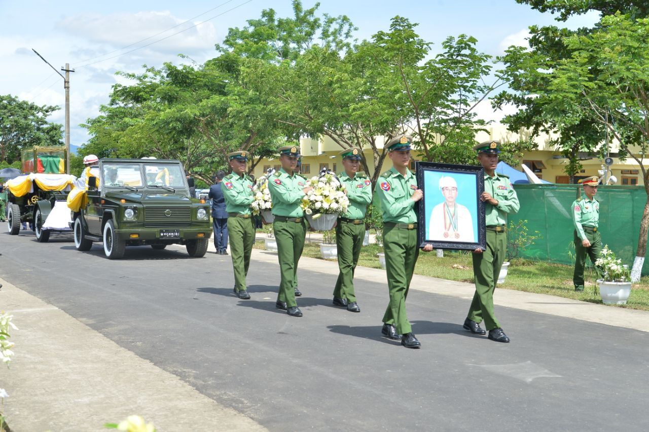 ပြည်ထောင်စုသမ္မတမြန်မာနိုင်ငံတော်၊ ယာယီသမ္မတဦးမြင့်ဆွေ၏ နိုင်ငံတော်ဈာပနအခမ်းအနားကျင်းပ