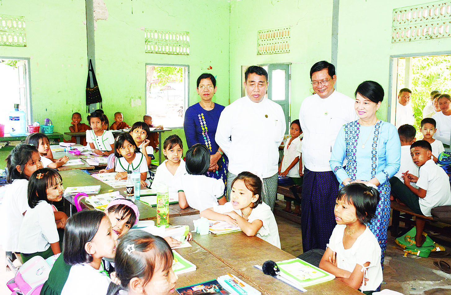 ကျောင်းသား ကျောင်းသူများ လိမ္မာရေးခြားရှိရေး၊ မျိုးချစ်စိတ်၊ နိုင်ငံချစ်စိတ် မြင့်မားတိုးတက်စေရေး ဆရာ ဆရာမများက စံနမူနာပြဆောင်ရွက်