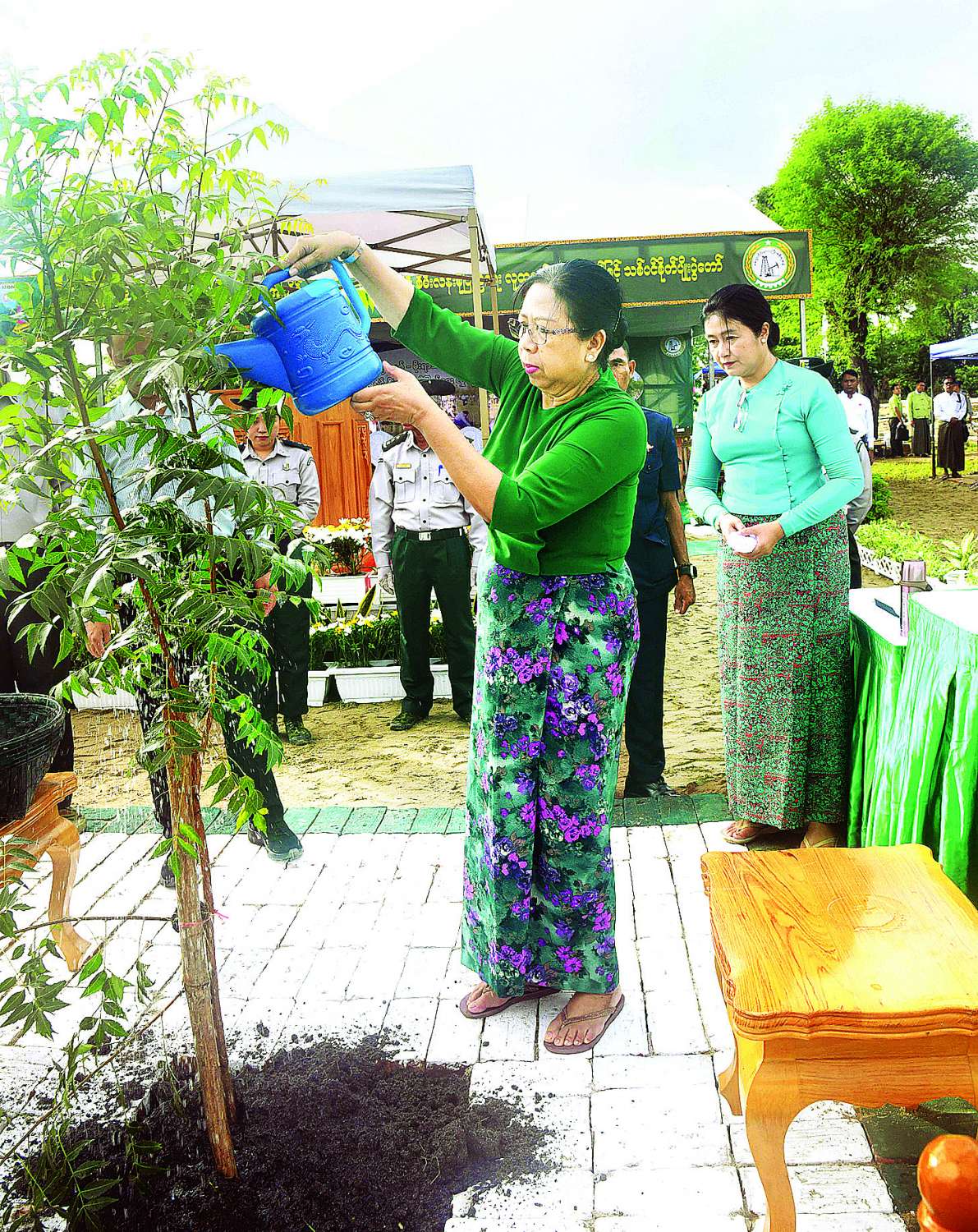 မကွေးတိုင်းဒေသကြီး၊ မင်းဘူးခရိုင်၊ မင်းဘူးမြို့နယ်၊ အပူပိုင်းဒေသ(၁၃)ခရိုင် စိမ်းလန်းစိုပြည်ရေး၊ ၂ဝ၂၅ ခုနှစ် နိုင်ငံတော်အဆင့် ဒုတိယအကြိမ် လူထုလှုပ်ရှားမှုအသွင်ဖြင့် သစ်ပင်စိုက်ပျိုးပွဲကျင်းပပြုလုပ် နိုင်ငံတော်လုံခြုံရေးနှင့် အေးချမ်းသာယာရေးကော်မရှင်ဥက္ကဋ္ဌ ဗိုလ်ချုပ်မှူးကြီးမင်းအောင်လှိုင် တက်ရောက်၍ တမာပျိုးပင်အား ဦးဆောင်စိုက်ပျိုးပေး