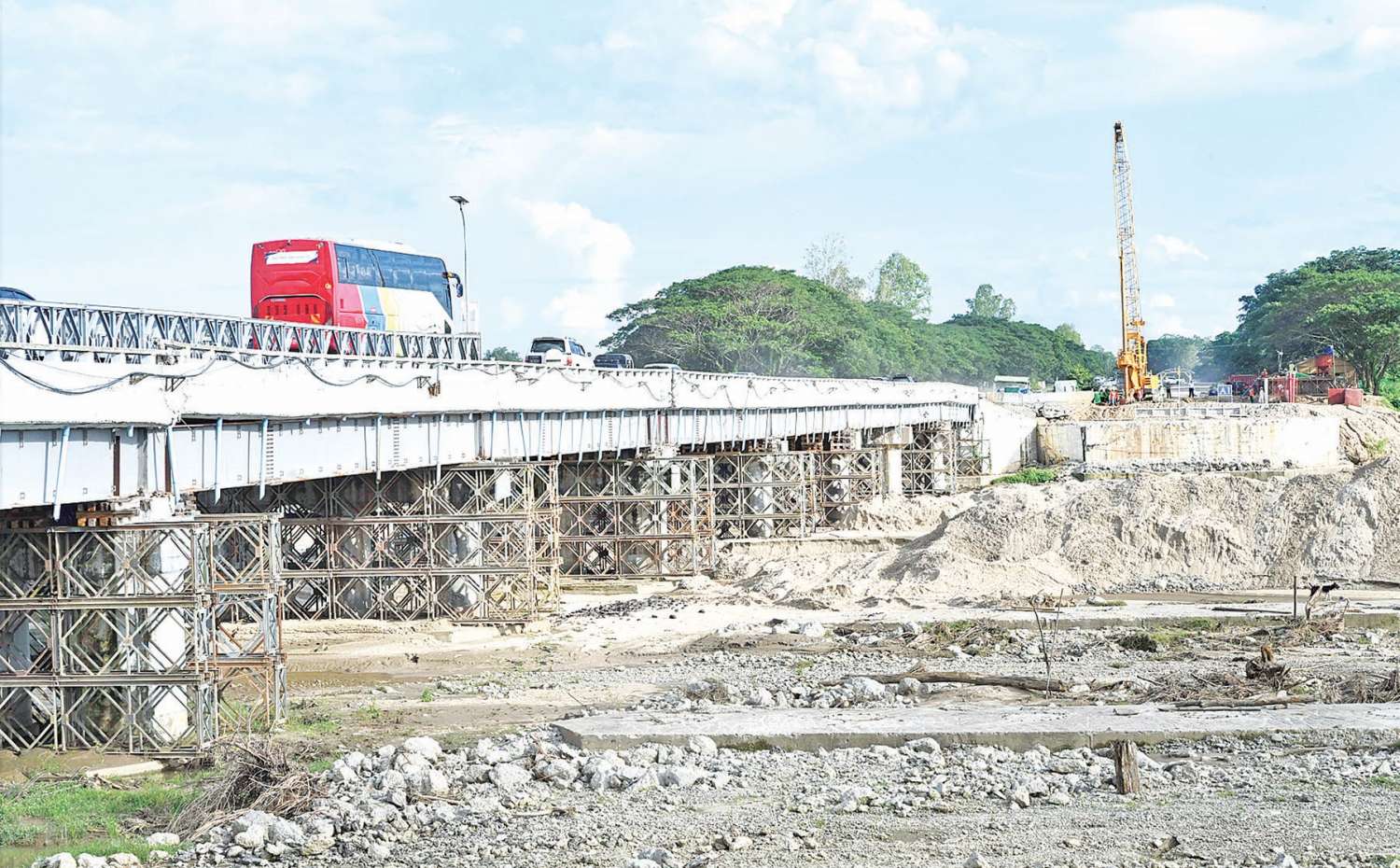 နိုင်ငံတော်လုံခြုံရေးနှင့်အေးချမ်းသာယာရေးကော်မရှင်ဥက္ကဋ္ဌ ဗိုလ်ချုပ်မှူးကြီးမင်းအောင်လှိုင် ရန်ကုန်-မန္တလေးအမြန်လမ်းမကြီးတစ်လျှောက် ပြုပြင်ထိန်းသိမ်းရေးလုပ်ငန်းများ ဆောင်ရွက်နေမှုအခြေအနေများအား ကြည့်ရှုစစ်ဆေး